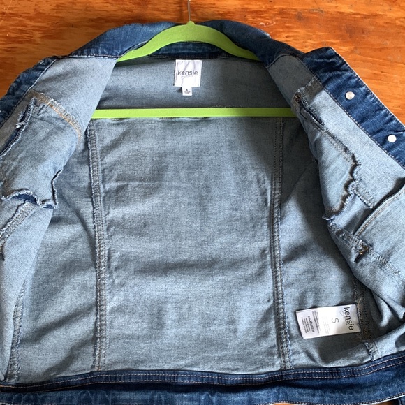 2/$30❤️ KENSIE JEANS - cropped jean jacket - Picture 7 of 8